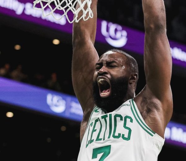 配资平台排行榜第一名 布朗36分难救绿军，马尔卡宁20+9努尔基奇绝杀，爵士终结5连败